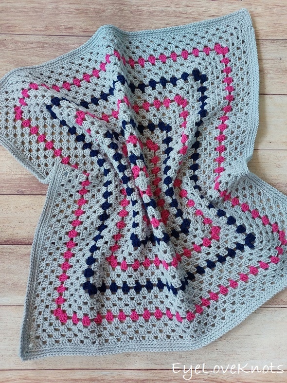 Continuous Giant Granny Square Pattern